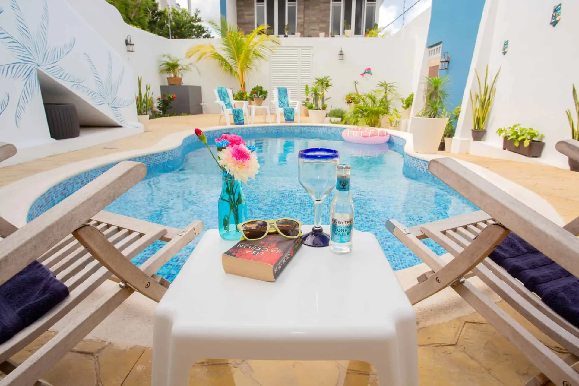 Screenshot 1 of Stingray Villa